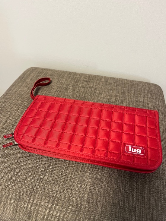 lug Handbags - lug Red Quilted Wristlet Organizer